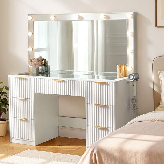 Glow 47.2" Fluted Vanity Desk Amerlife White